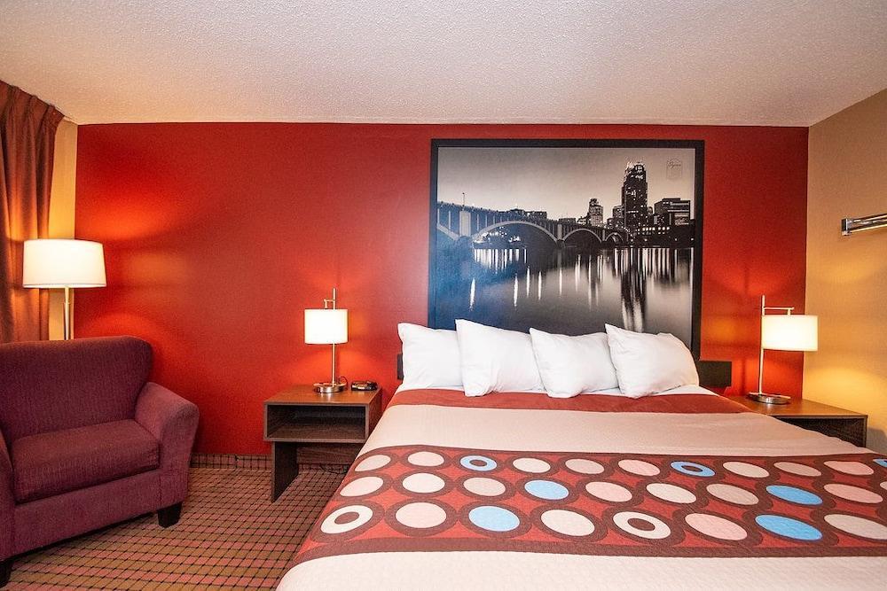 Отель Super 8 By Wyndham Brooklyn Center/Mpls Экстерьер фото