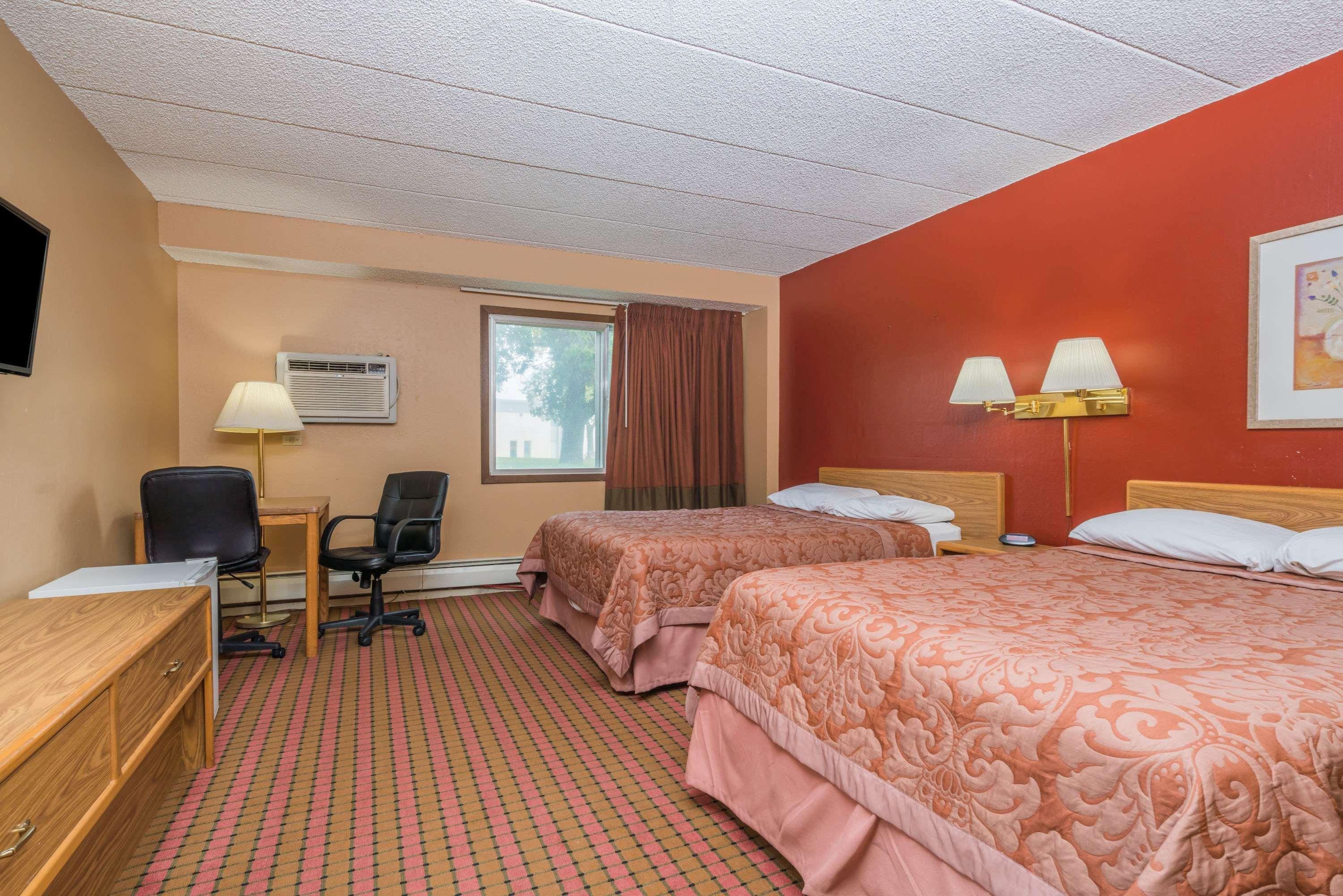 Отель Super 8 By Wyndham Brooklyn Center/Mpls Экстерьер фото