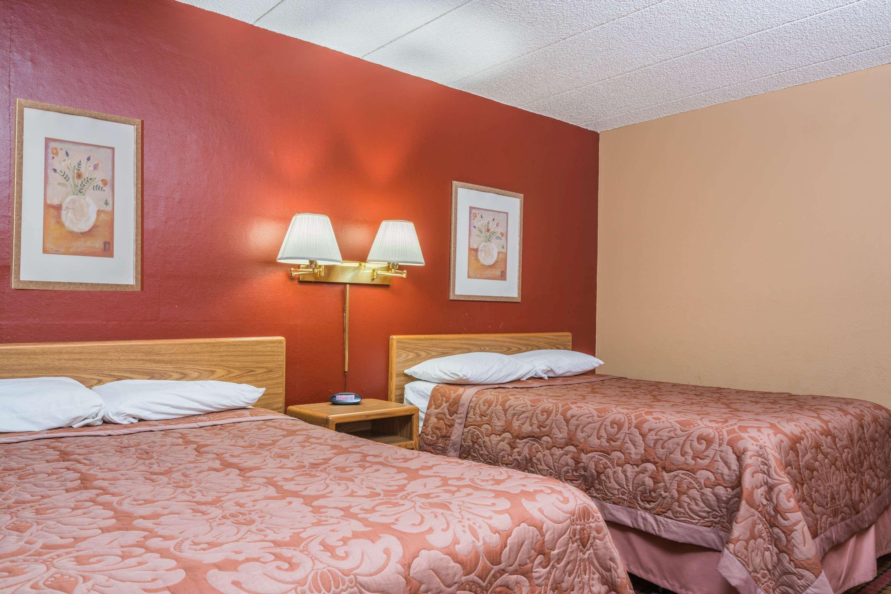 Отель Super 8 By Wyndham Brooklyn Center/Mpls Экстерьер фото