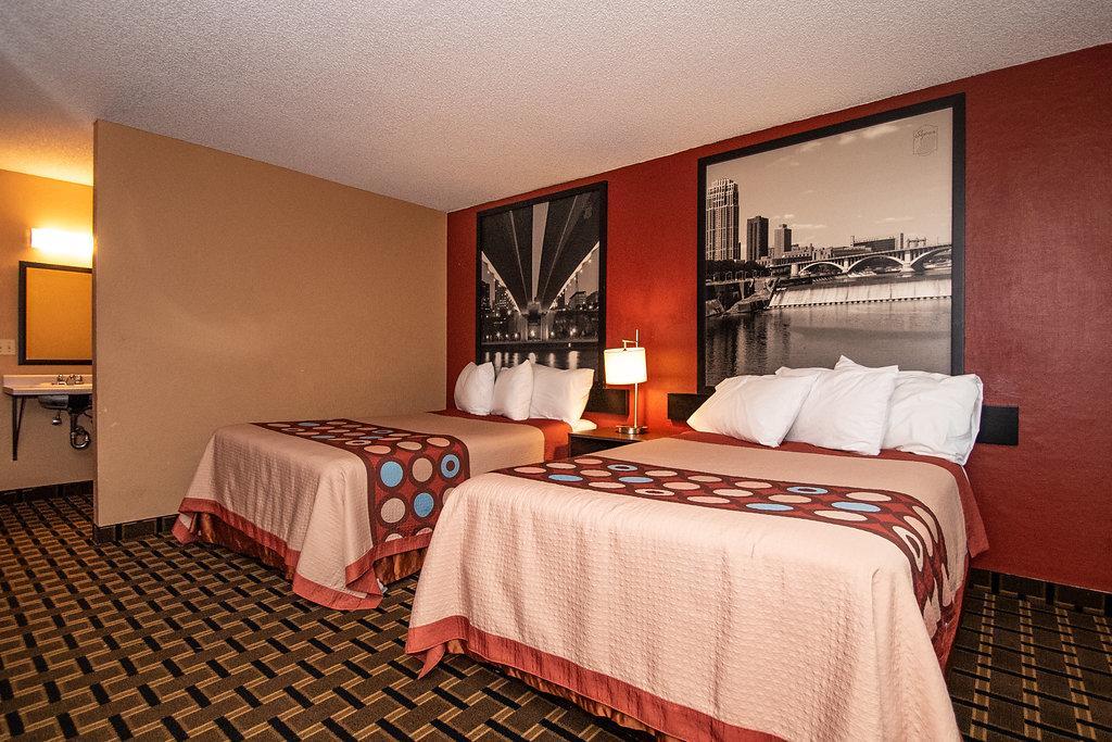 Отель Super 8 By Wyndham Brooklyn Center/Mpls Экстерьер фото