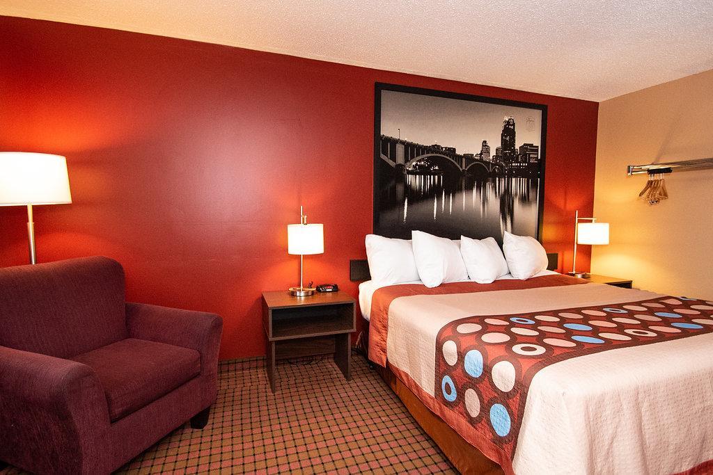 Отель Super 8 By Wyndham Brooklyn Center/Mpls Экстерьер фото