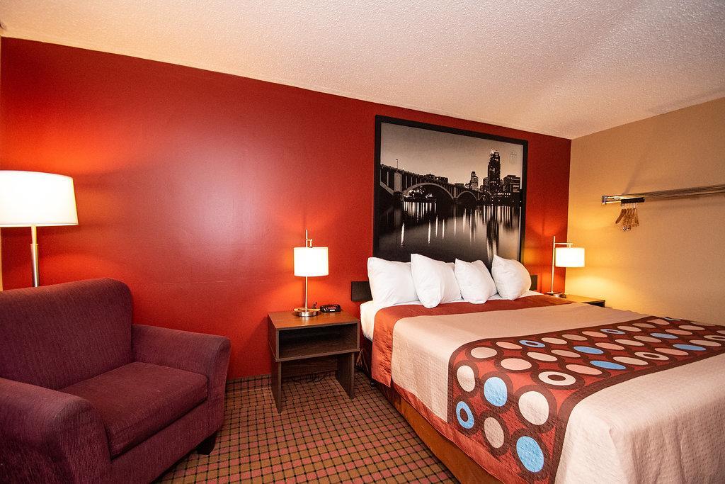 Отель Super 8 By Wyndham Brooklyn Center/Mpls Экстерьер фото