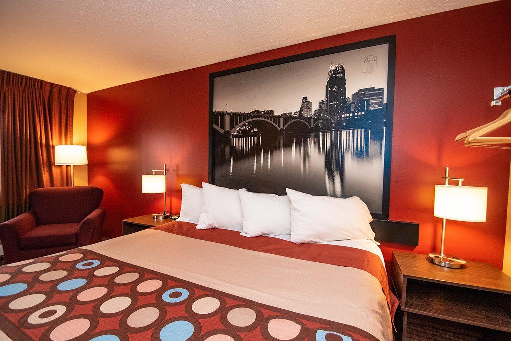 Отель Super 8 By Wyndham Brooklyn Center/Mpls Экстерьер фото